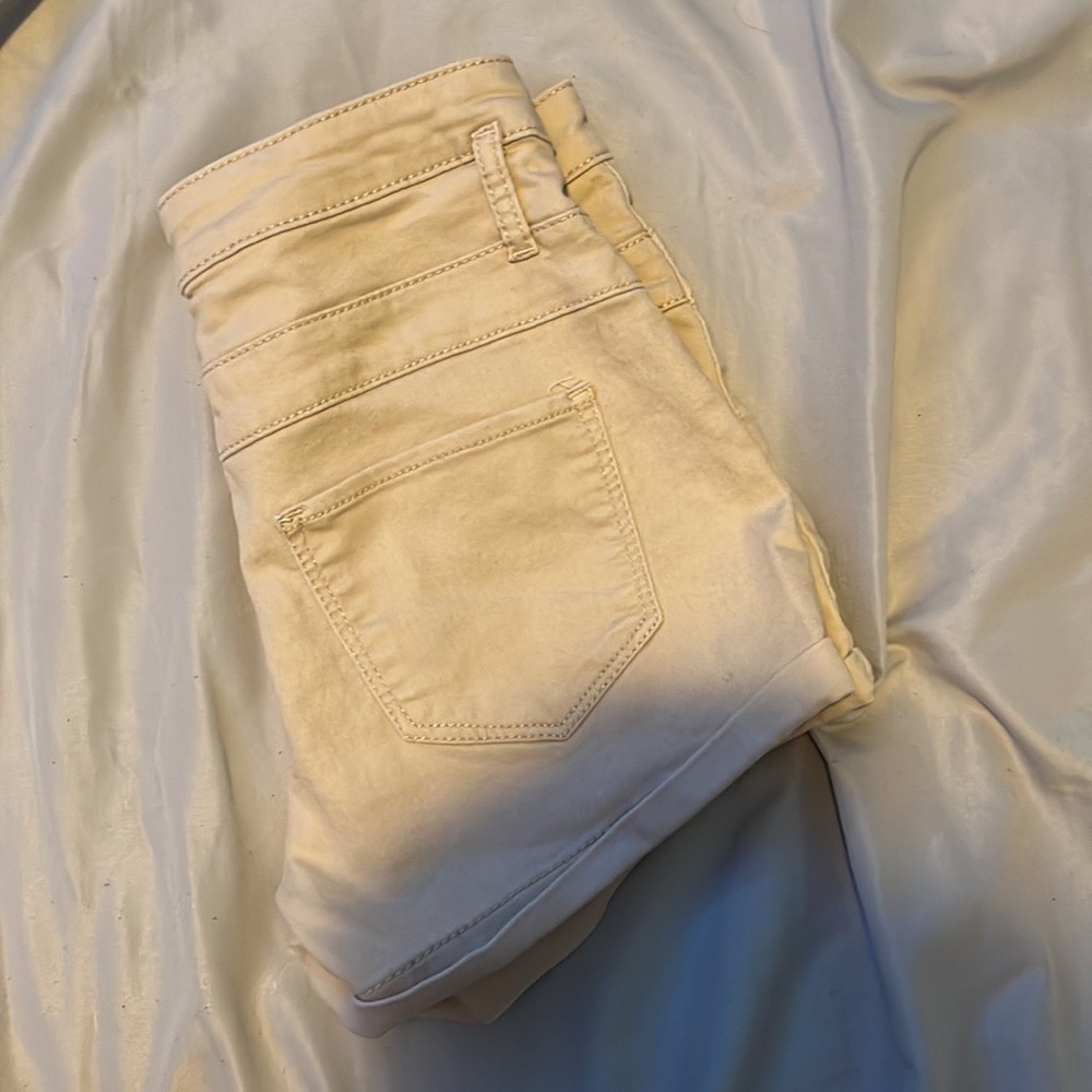 Mid Rise Shorts good condition - Picture 2 of 3